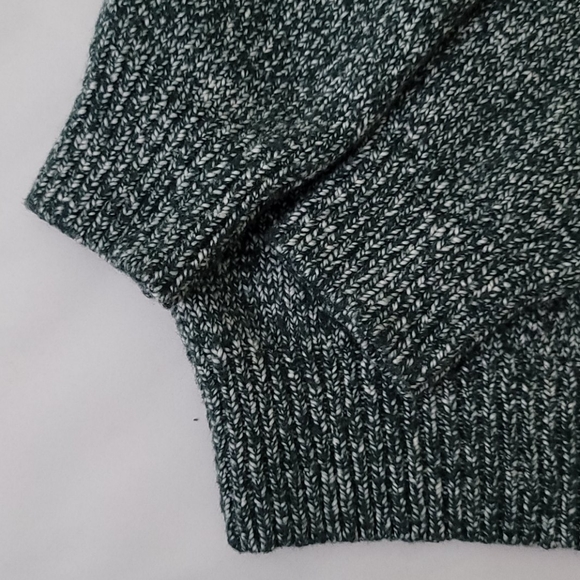 Sweater - Picture 6 of 8